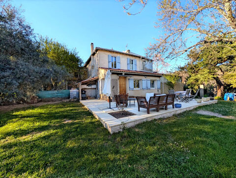  Charmante maison avec 3 chambres à Peypin-d'Aigues Maison - 4 pièce(s) - 107 m²