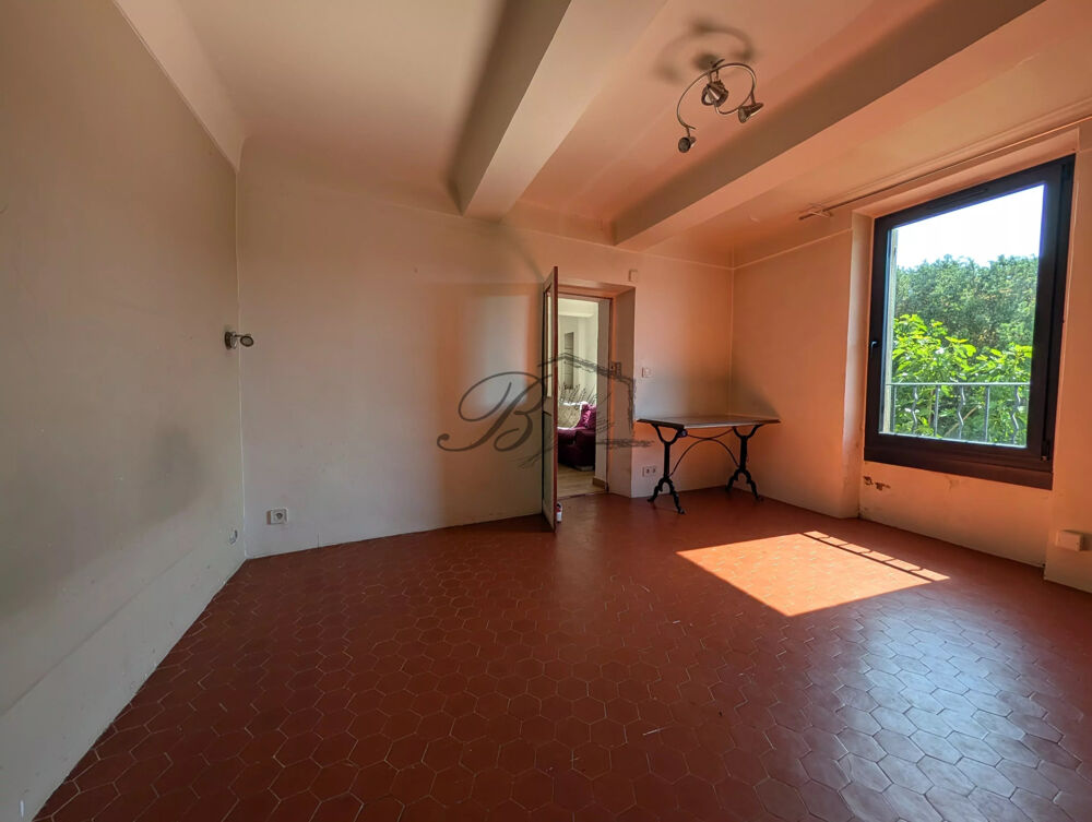 Charmante maison de village à La Bastide-des-Jourdans avec jardin et garage