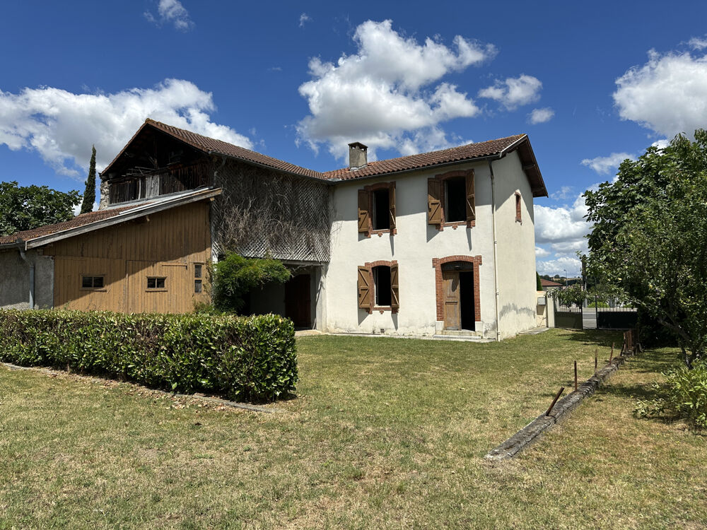 MAISON DE VILLE A REDÉCORER AVEC JARDIN CLOS ET GARAGE