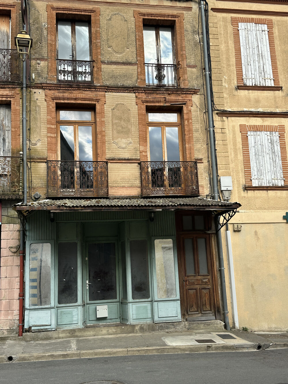 LOCAL COMMERCIAL ET APPARTEMENT INDEPENDANT