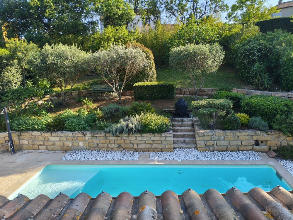 Villa avec piscine, studio indépendant & terrain 910 m2