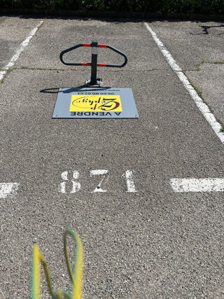  Parking / Garage � vendre 