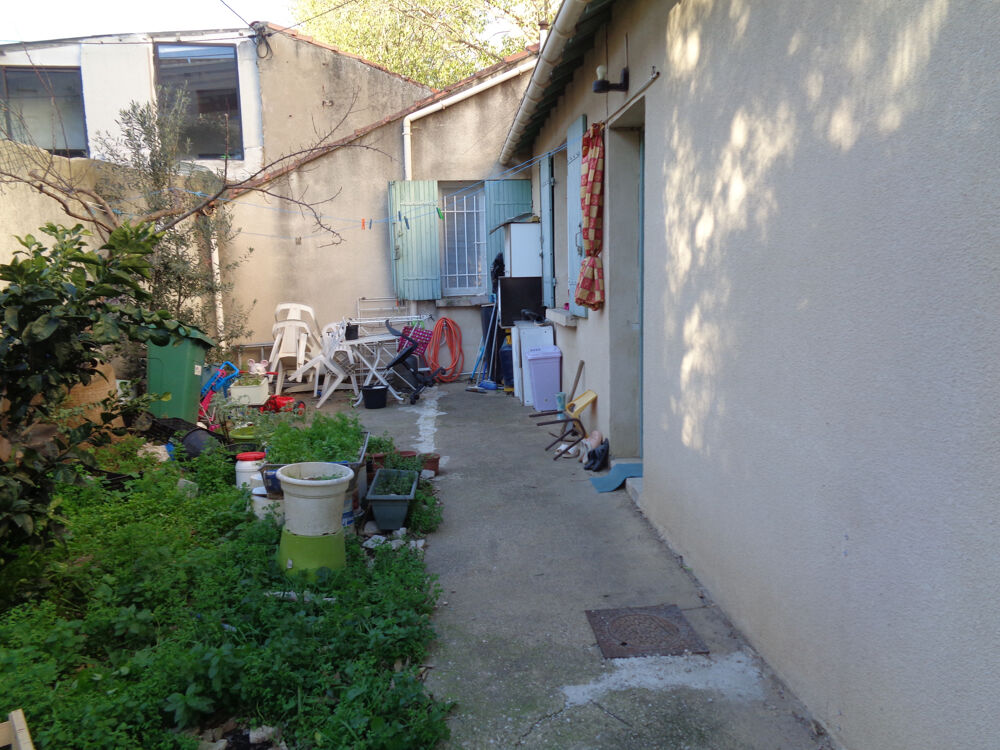 Vente Terrain *TERRAIN 400 M2  pour faire deux immeubles 1600 m2 minimum. Nimes