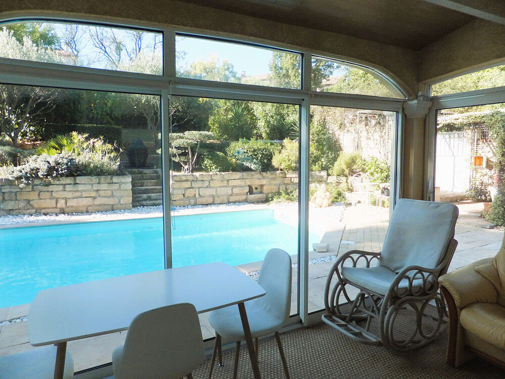 Villa avec piscine, studio indépendant & terrain 910 m2