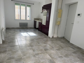 Vente Maison Maison de ville de caractère • Deux appartements indépendants Nimes