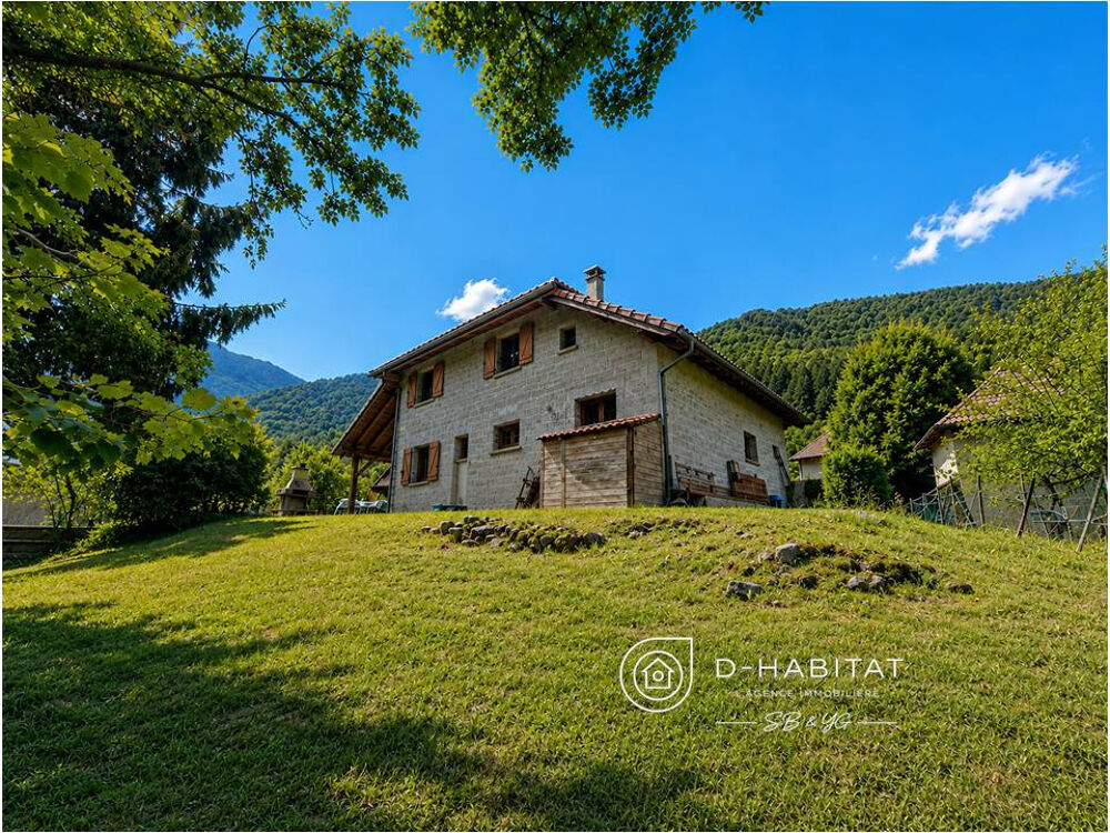 Vente Maison MAISON FAMILIALE TYPE T5 AVEC GRAND TERRAIN PISCINABLE BUANDERIE GARAGE   POSSIBLE LOC TERRAIN POUR CHEVAUX St mury monteymond
