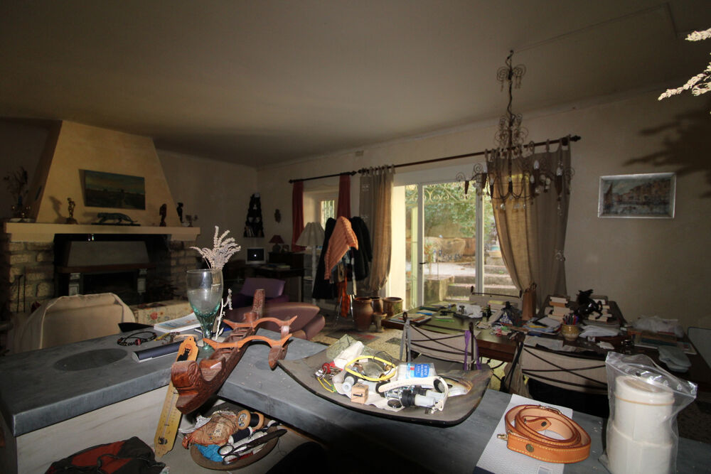 MAISON DE VILLAGE 175 M2 / CELLIERS 160 M2 + JARDINET 100M2.