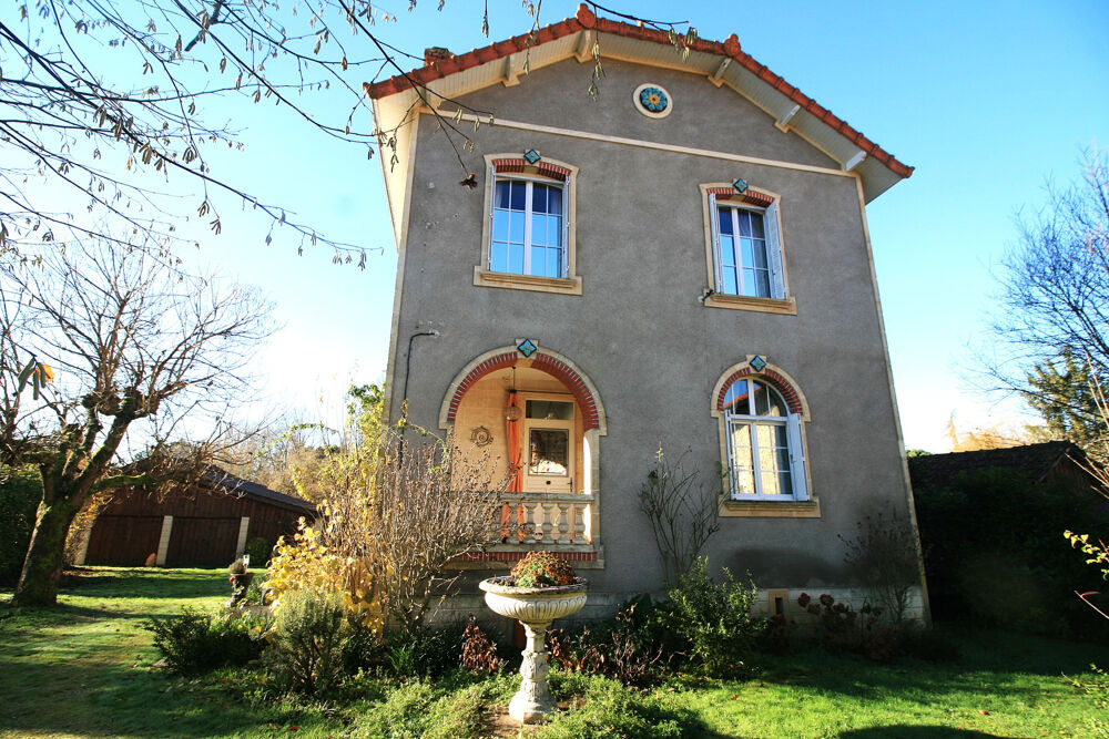 Maison de ville des années 1930 & jardin avec dépendances