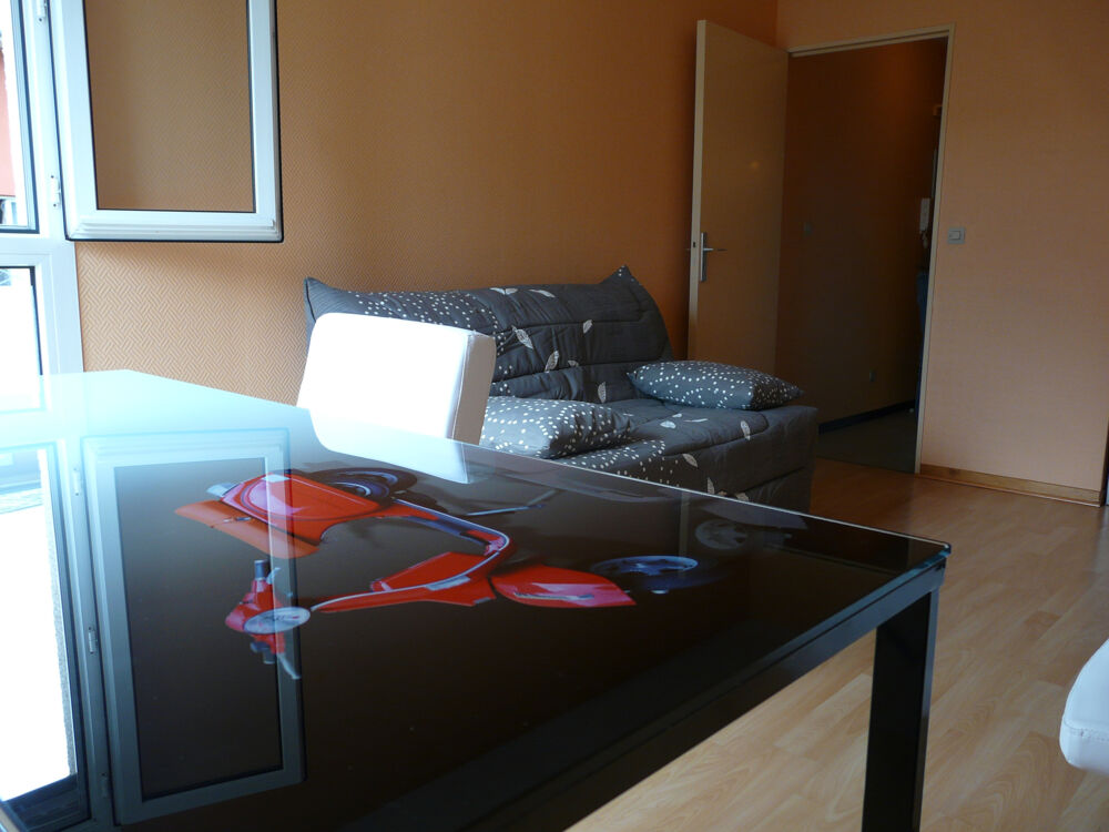 Location Appartement Haut de Lons, studio 21 m2, meublé, parking privatif, cave Lons