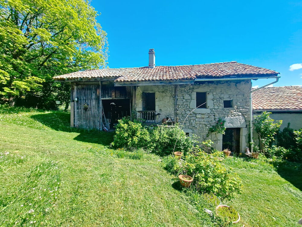 MAISON ANCIENNE AVEC GRANGE EN PIERRE A RENOVER