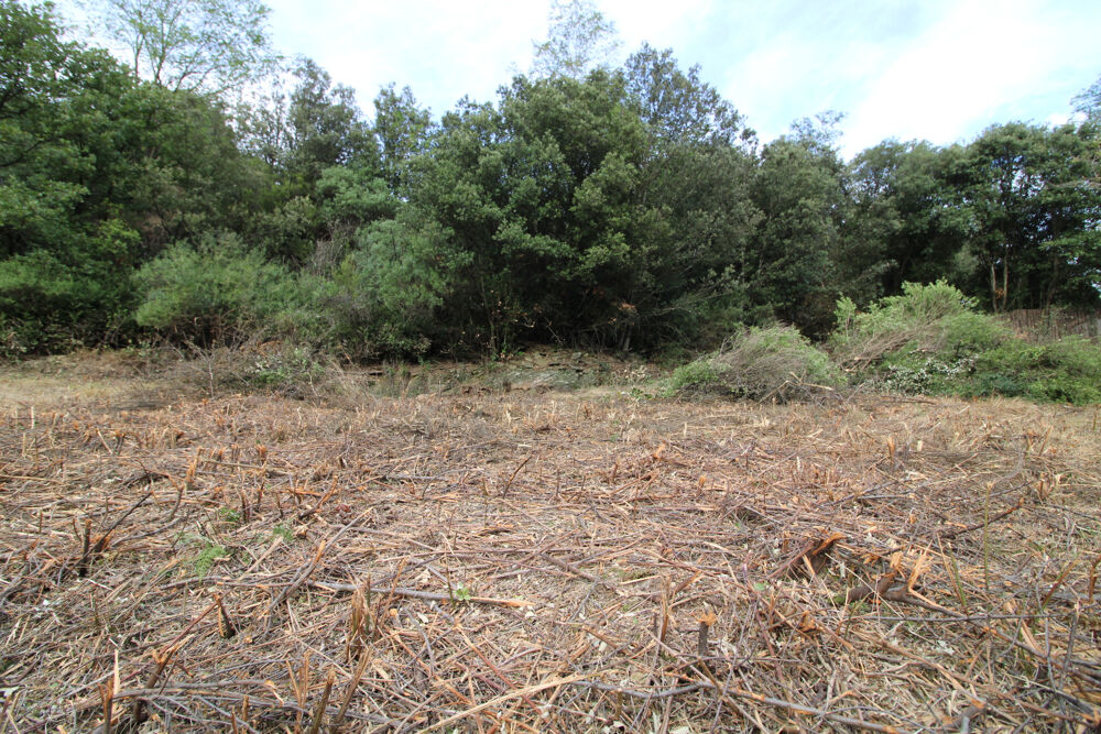 Vente Terrain TERRAIN CONSTRUCTIBLE 400 M2. Les plantiers