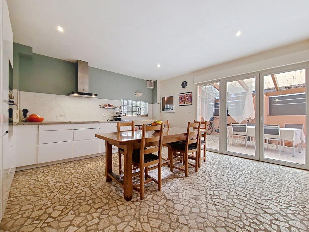 Vente Maison CORENC   Ensemble immobilier avec résidence principale et 4 appartements loués Corenc