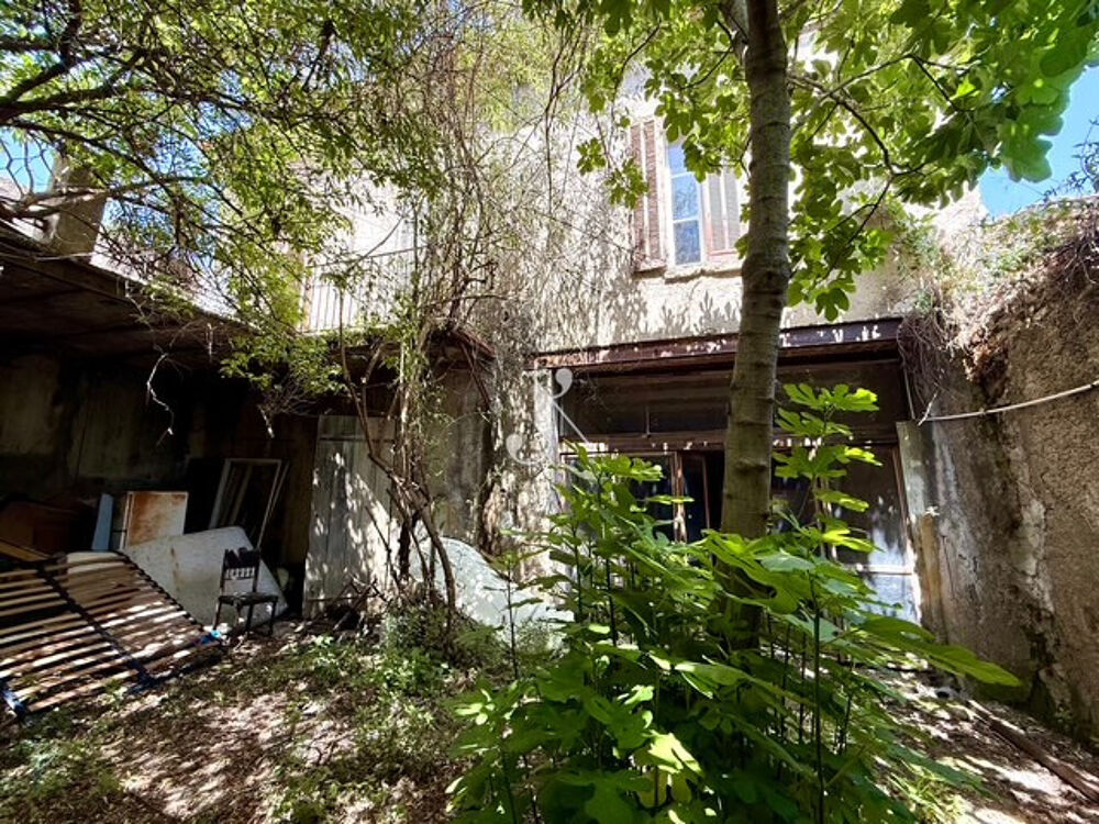 Vente Maison MAISON DE 240M2 A RENOVER AVEC GARAGE SUR PARCELLE DE 270M2 St savournin