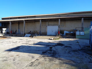  Parking / Garage à vendre 900 m²