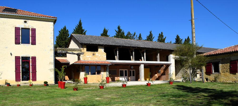 Propriété exceptionnelle, Ferme ancienne, dépendances, 36ha, mare et puits