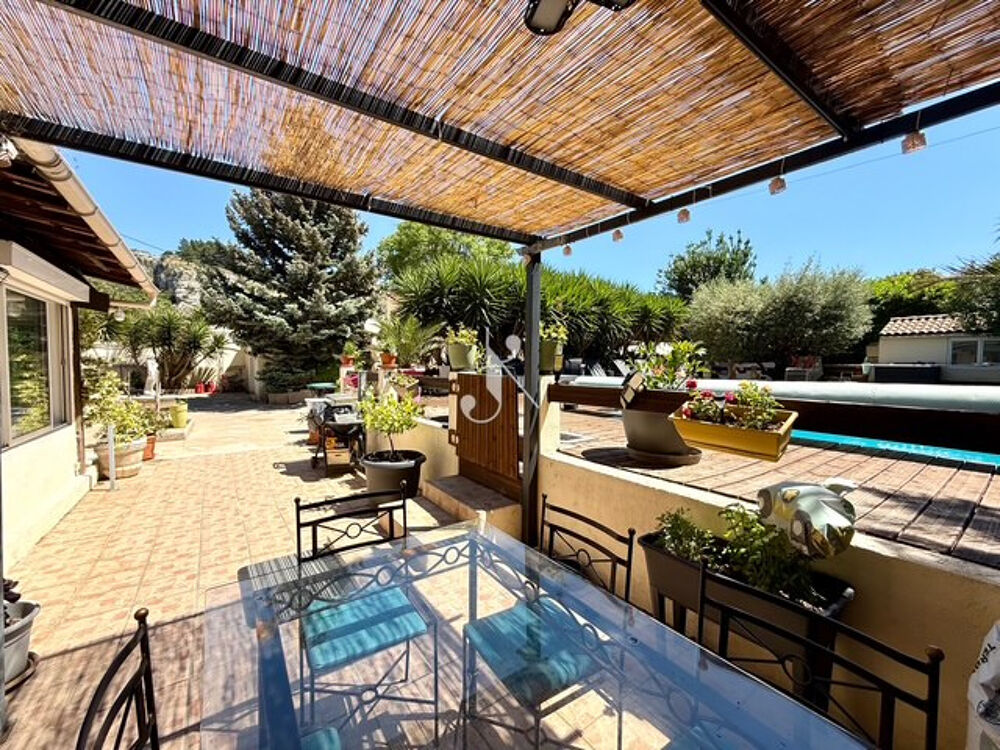 2 MAISONS T5 ET T3 INDEPENDANTES AVEC PISCINE ET GARAGE SUR PARCELLE DE 916M2