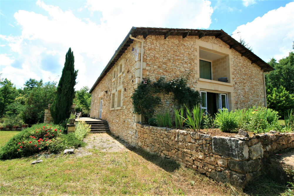 Maison en pierre six chambres deux bureaux