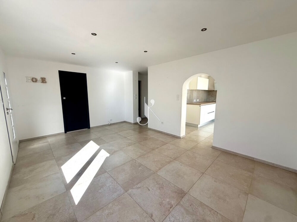 Vente Appartement APPARTEMENT T3 61M2 AVEC TERRASSES ET PARKING Greasque