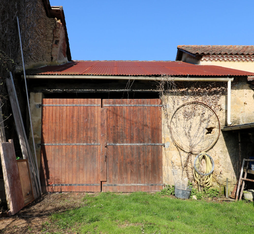 Vente Maison Très Jolie Maison Rénovée avec qualité, jardin verdoyant de 1385m2, Grange/Atelier. St jean le comtal