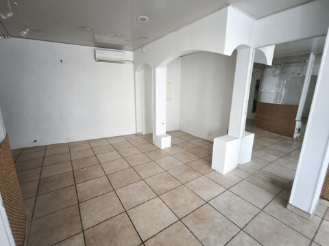   PLUS DISPONIBLE - Local Commercial 33 m2   Emplacement Premium   Grau du Roi (30) 