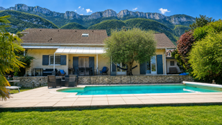 Maison 6 pièces 204 m² · à Drumettaz Clarafond · 204 m² · 749 000 €