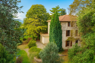  Propri�t�/ch�teau � vendre 9 pi�ces 300 m�