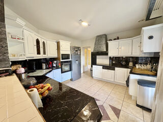  Maison � vendre 8 pi�ces 216 m�