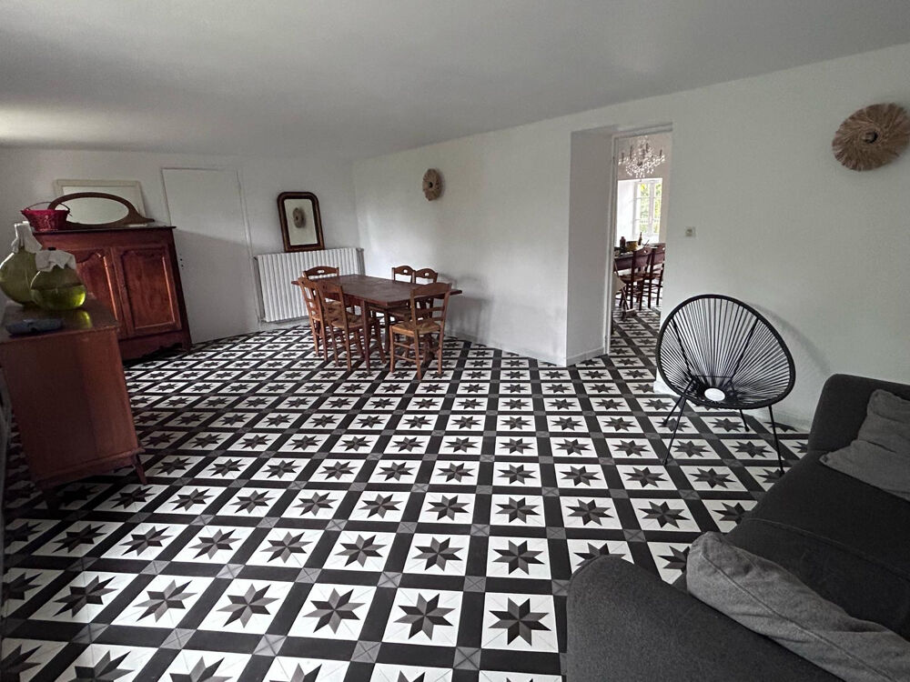 Vente Propriété/Château Ancien corps de ferme de 380m2 dont 125m2 habitables sur 4500m2 de terrain Feneyrols
