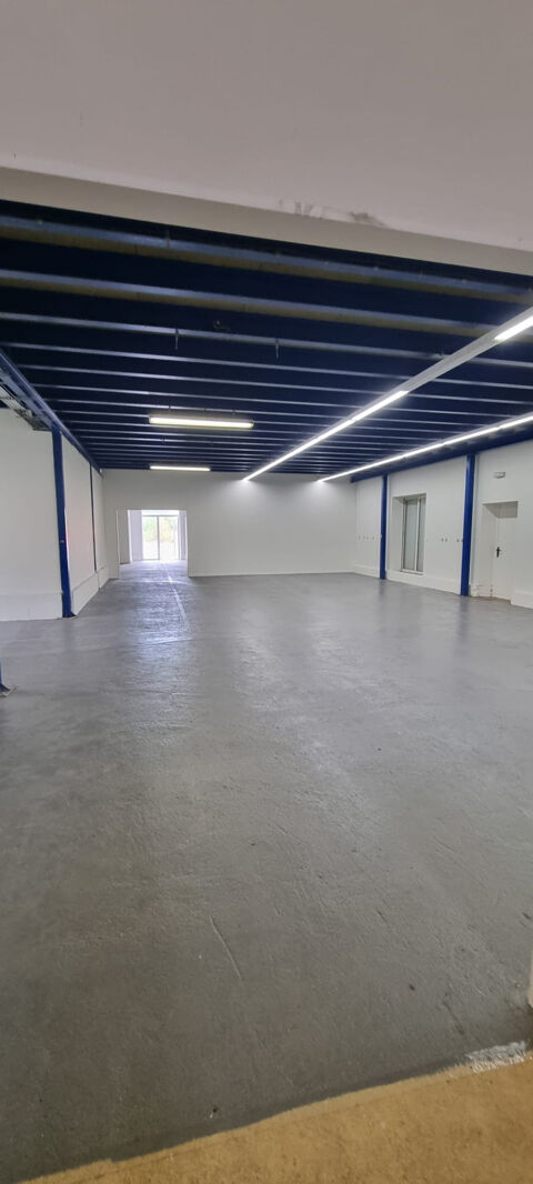   Vente ENTREPOT 780 m2 AVEC PREAU COUVERT 270 m2 PROCHE VILLEMUR - Bessières - Montauban - Nord Toulouse 
