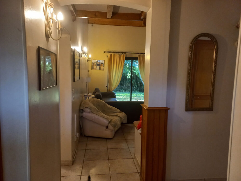 Maison familiale indépendante baignée de lumière avec JARDIN au calme
