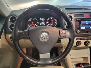 Tiguan 2.0 TDI 140 CARAT 4MOTION BVA + TOIT OUVRANT 2009 occasion 37170 Chambray-l&egrave;s-Tours