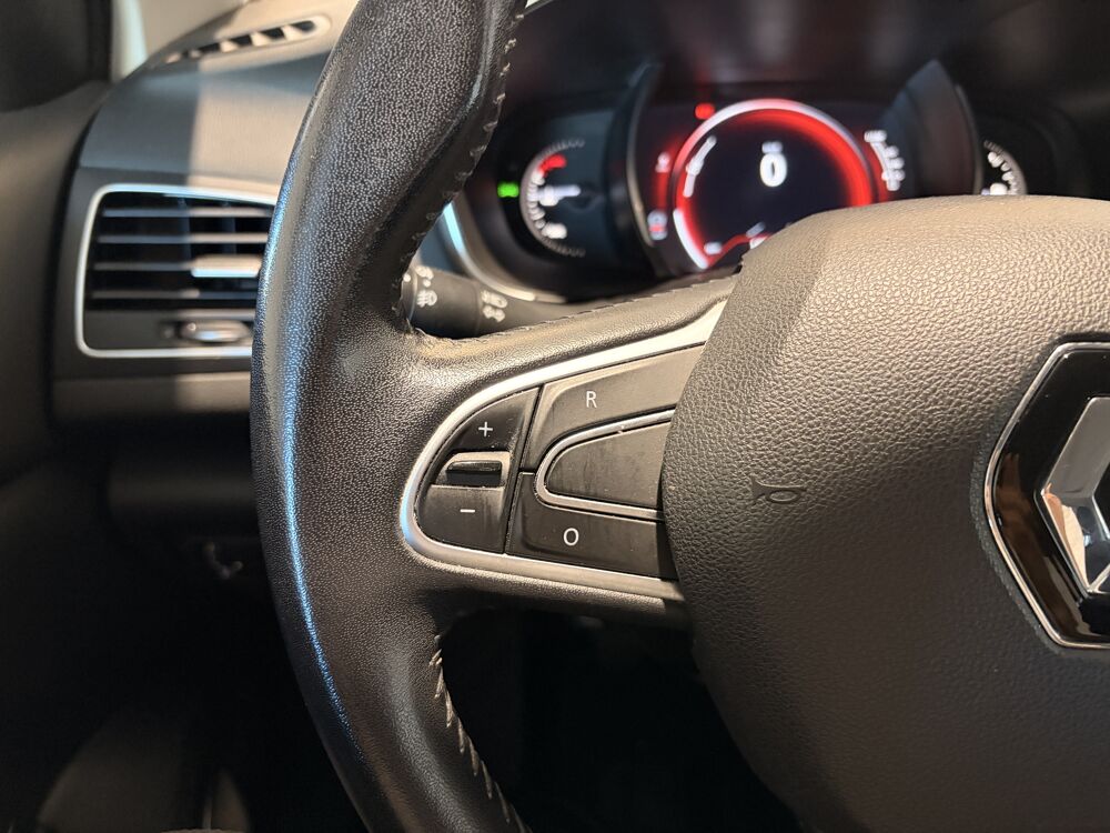 M&eacute;gane IV 1.5 DCI 110 ENERGY ZEN / ATTELAGE 2016 occasion 27620 Gasny