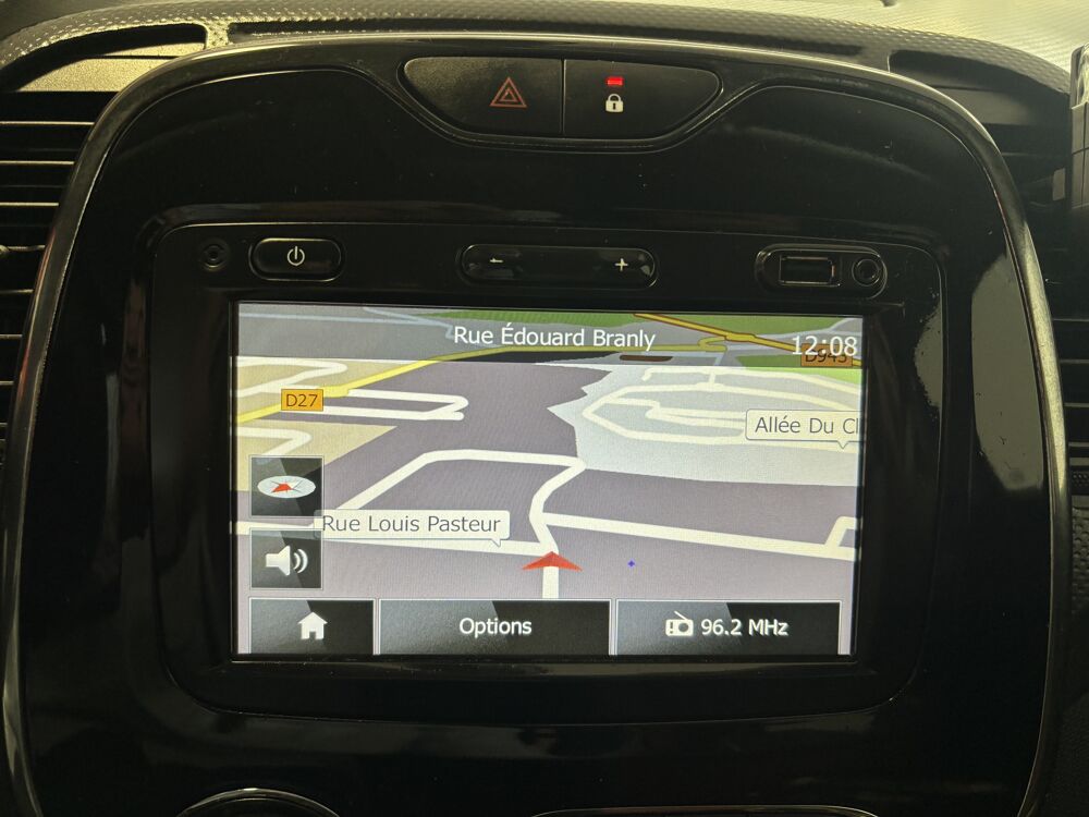 Captur RENAULT CAPTUR 1.5 DCI 90 ENERGY INTENS + ATTELAGE 2013 occasion 37170 Chambray-l&egrave;s-Tours