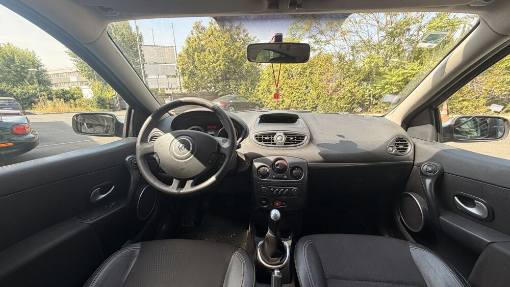 Clio III 5 Portes 1.5 dCi 86 cv Full Options / distribution neuve 2008 occasion 91120 Palaiseau