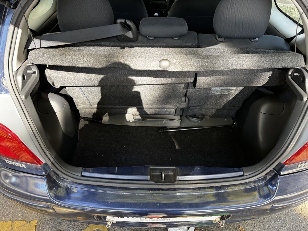Yaris (2) 65 VVT-I CREATIVE MMT 3P *FAIBLE KILOMETRAGE 2003 occasion 92370 Chaville