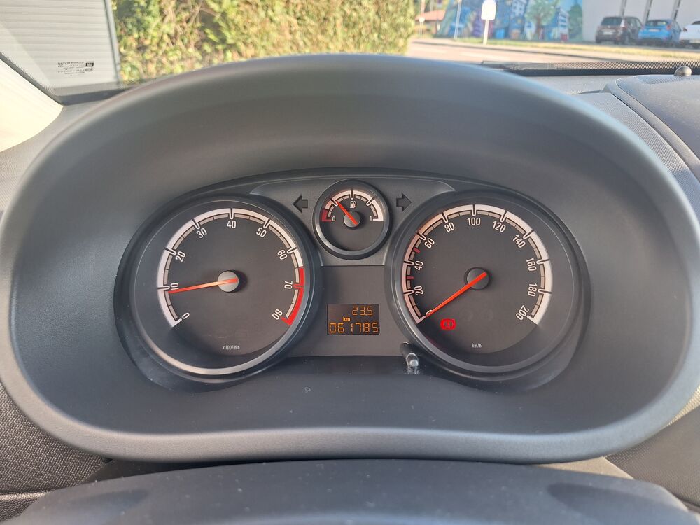 Corsa 1.0 65 ch Graphite 3 portes 1&egrave;re main 2014 occasion 90400 Danjoutin