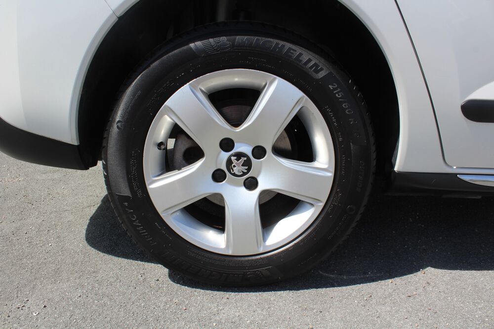 3008 Phase 2 -1.6 THP 156 CH BVM6 Allure 9Cv *PREMI&Egrave;RE MAIN - DE 2014 occasion 70000 Vesoul