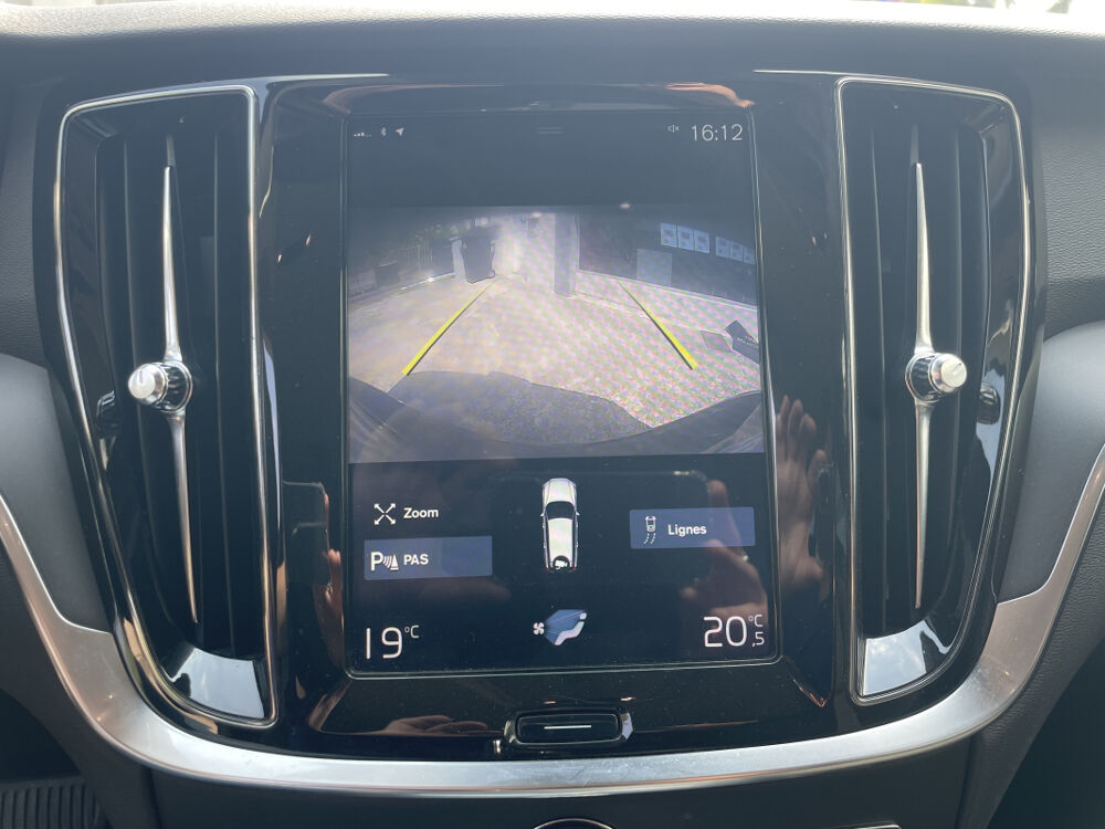 V60 II D3 2.0 TDi Geartronic 150 cv Bo&icirc;te auto momentum business 2019 occasion 49124 Saint-Barth&eacute;lemy-d'Anjou