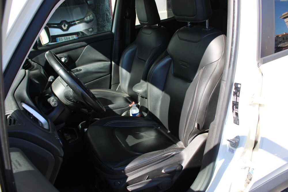 Renegade 1.6 JTD 120 ch LIMITED ( Si&egrave;ges chauffants, GPS, Radar Arr . 2015 occasion 34200 S&egrave;te