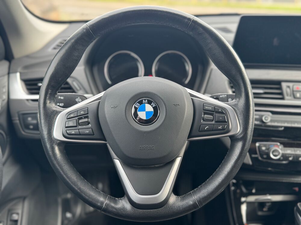 X1 F48 XDRIVE 25E 220CH XLINE | 1ERE MAIN | ATTELAGE | GARANTIE 2020 occasion 44860 Pont-Saint-Martin