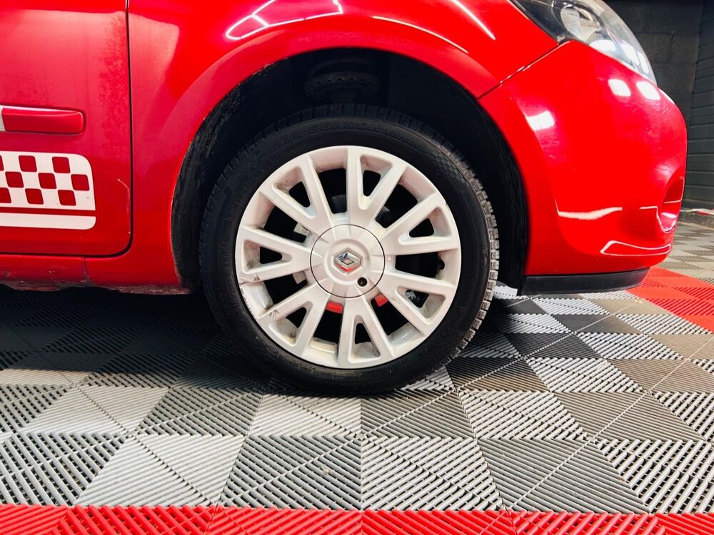 Clio 1.2 TCe 100 cv – Look S – Rouge & Blanc – Distribution 2011 occasion 71300 Montceau-les-Mines
