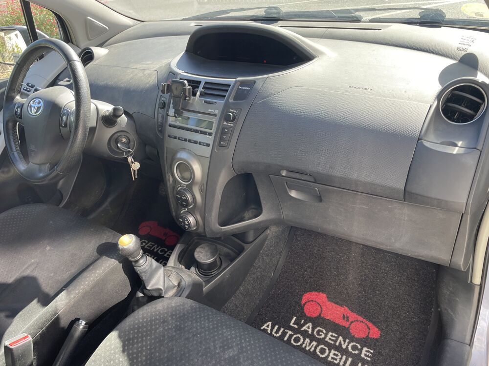 Yaris 1.4 D4-D 90 cv Confort - Attelage Chaine de distribution 2011 occasion 49124 Saint-Barth&eacute;lemy-d'Anjou