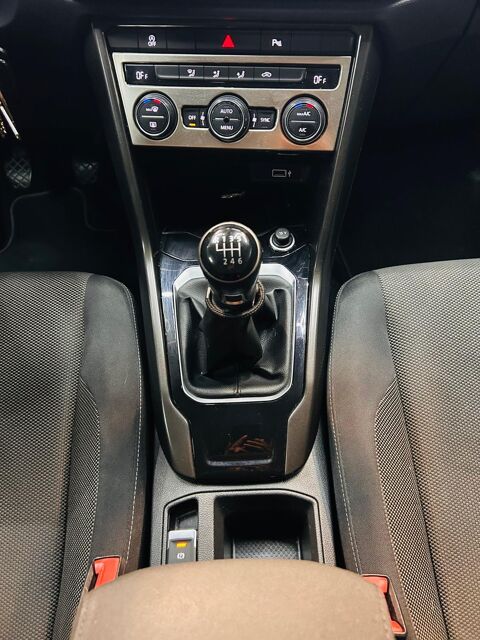 T-ROC 1.0 TSI 116 cv Finition Lounge – Suivi Volkswagen – 2&egrave;me Mai 2018 occasion 71300 Montceau-les-Mines