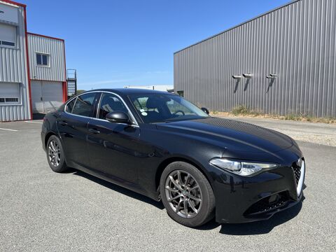 Giulia 2.2 180 ch AT8 Super // GARANTIE 1 AN 2017 occasion 44860 Pont-Saint-Martin