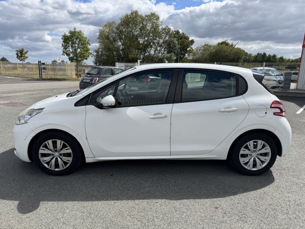 208 1.2 E-VTI 82 ETG5 ACTIVE | BOITE AUTO | DISTRIBUTION OK 10/2 2014 occasion 44860 Pont-Saint-Martin