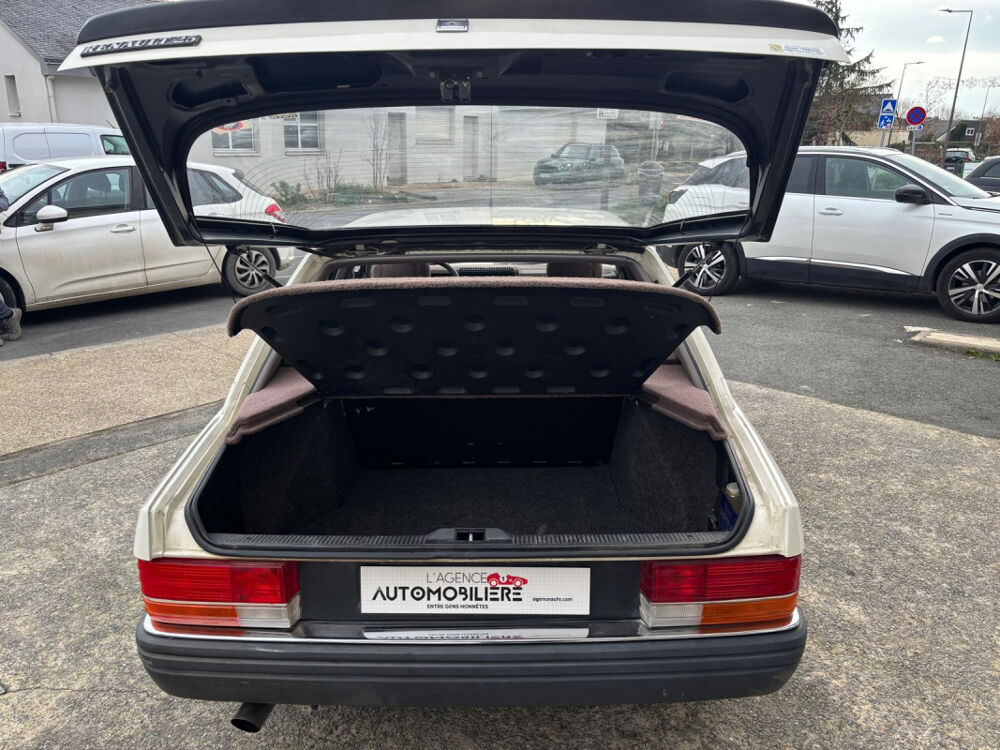 R25 GTS 2.0 103cv - Suivi complet - 2&egrave;me main 1985 occasion 49124 Saint-Barth&eacute;lemy-d'Anjou