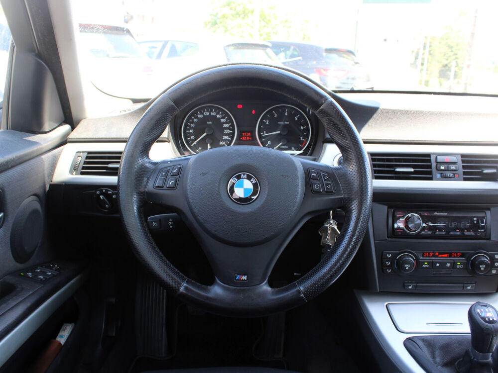 S&eacute;rie 3 325i 218 CH Premiere 2005 occasion 70000 Vesoul