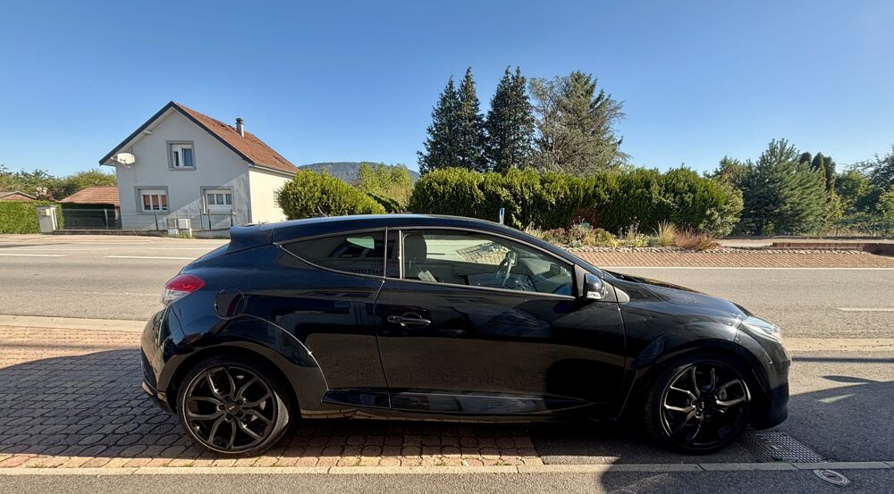 M&eacute;gane III Coup&eacute; RS 2.0 16V Turbo 275 ch 2016 occasion 88100 Sainte-Marguerite