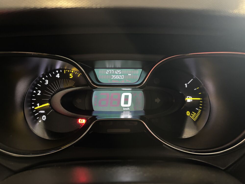 Captur RENAULT CAPTUR 1.5 DCI 90 ENERGY INTENS + ATTELAGE 2013 occasion 37170 Chambray-l&egrave;s-Tours