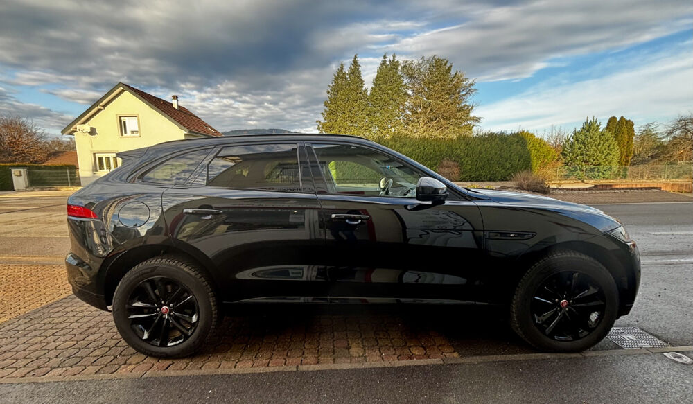 F-PACE 20d 2.0 D AWD 180 ch CHEQUERED FLAG 2020 occasion 88100 Sainte-Marguerite